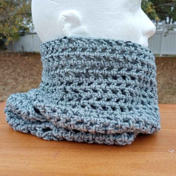 Handmade Men's Hipster Infinity Scarf Cowl Gray Acrylic Vegan OS - Picture 4 of 9